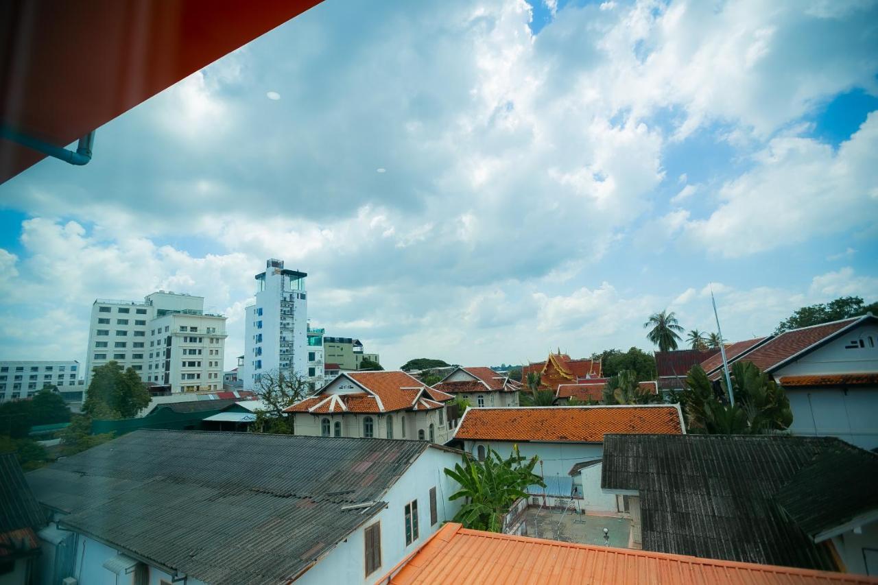 Champion Boutique Hotel เวียงจันทน์ ภายนอก รูปภาพ